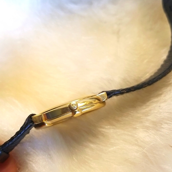 Authentic Vintage GUCCI Black & Gold Watch ⌚ - Picture 10 of 13